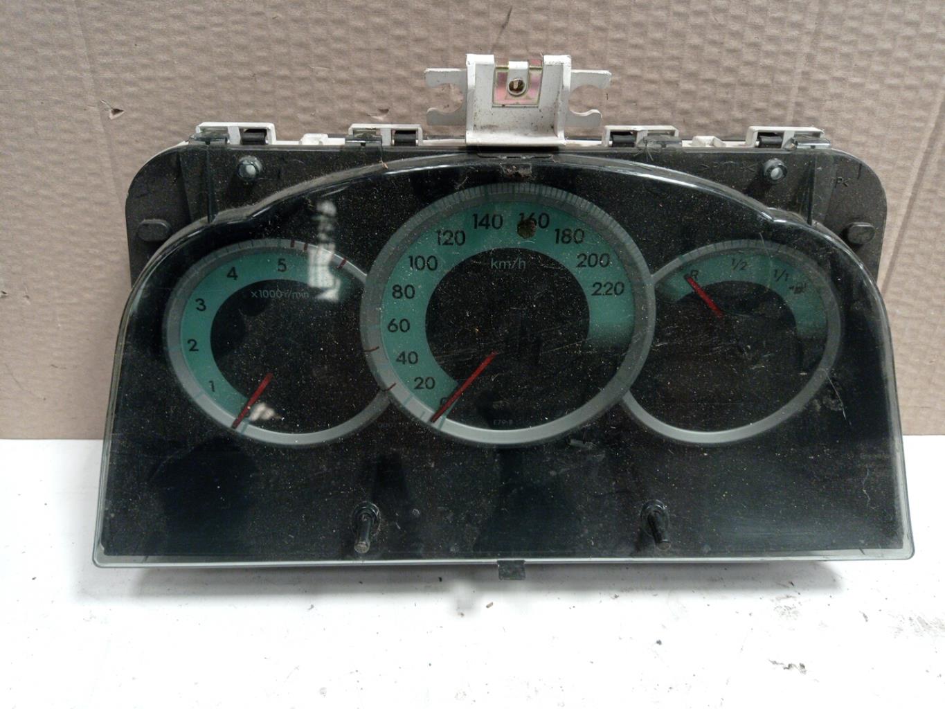 Compteur TOYOTA COROLLA VERSO 2 PHASE 1 Diesel - 1