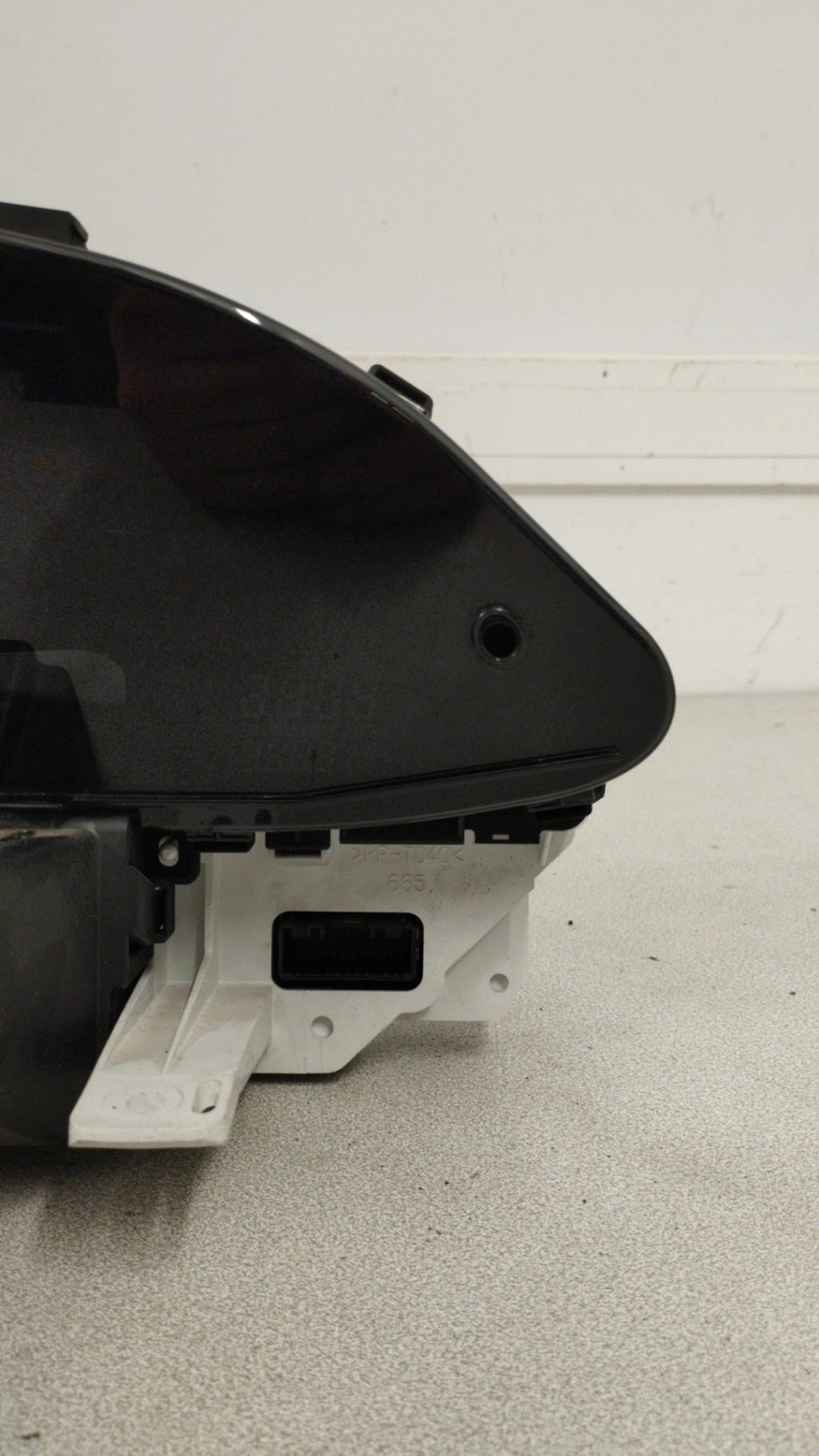 Compteur TOYOTA YARIS 2 PHASE 2 Essence - 1