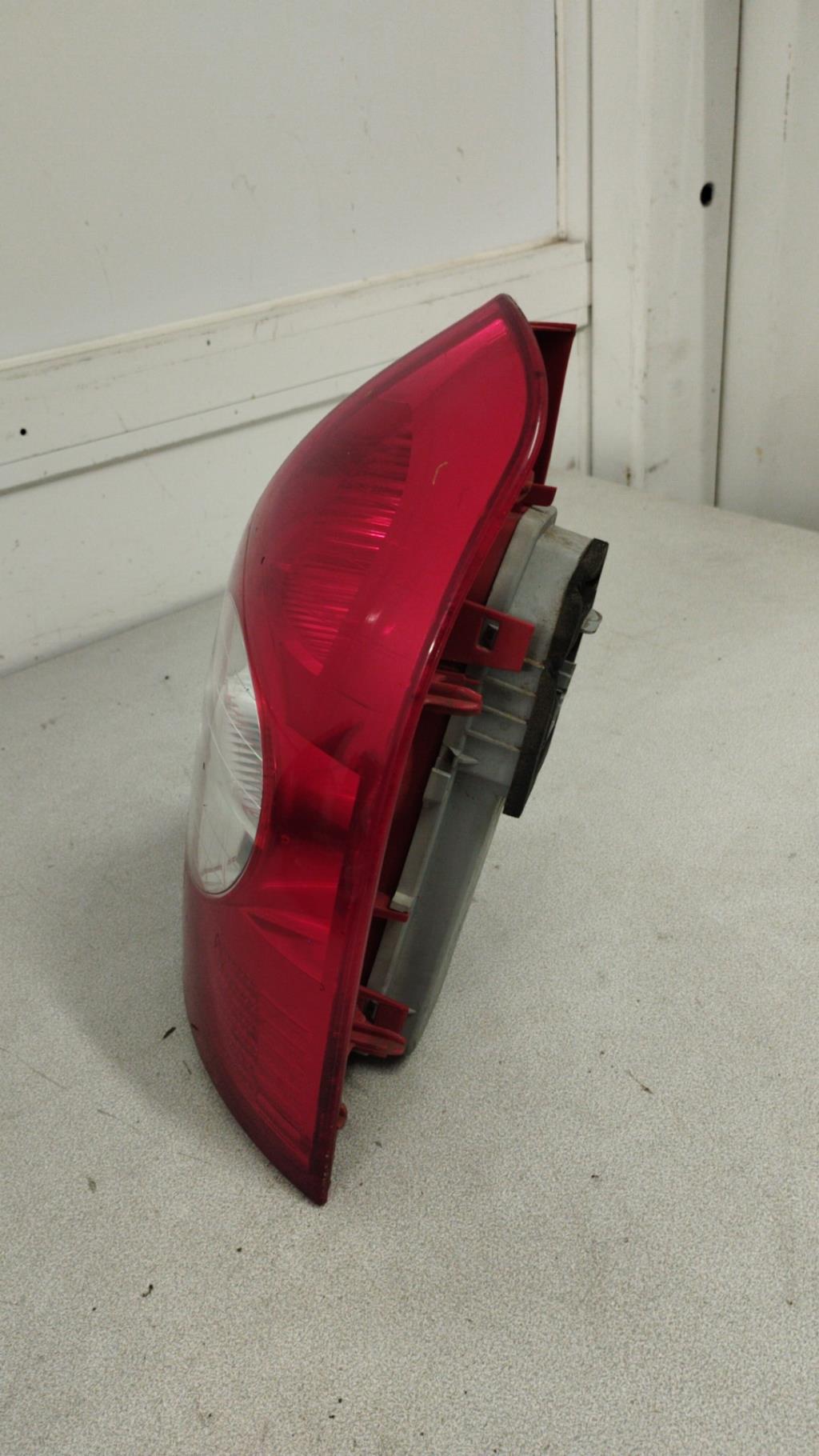 Fanale posteriore principale destro (luci) RENAULT CLIO 2 PHASE 1 Diésel - 1