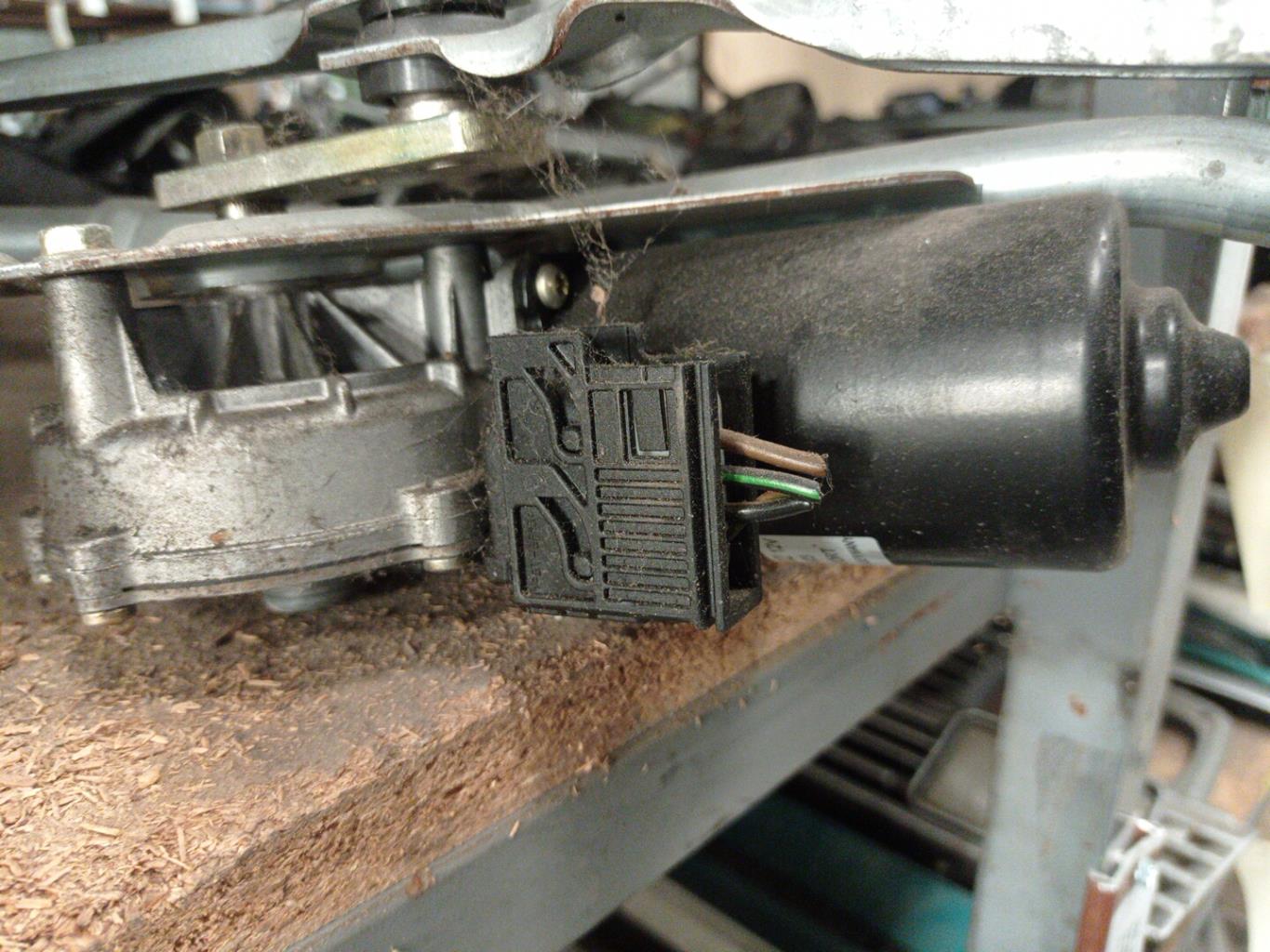 Motore tergicristallo anteriore BMW 520  - 1