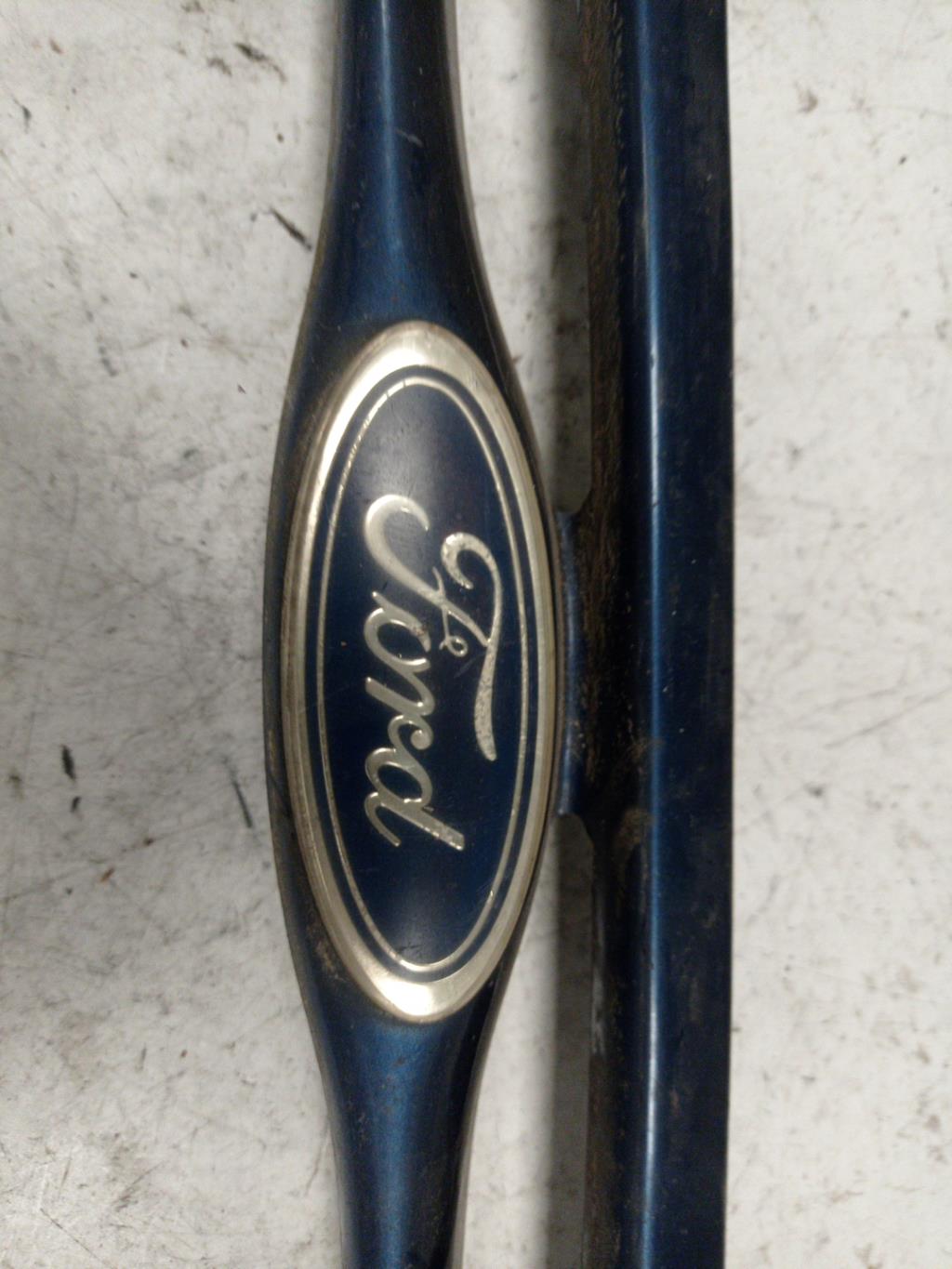 Calandre FORD MONDEO 1 PHASE 1 BREAK Diesel - 1
