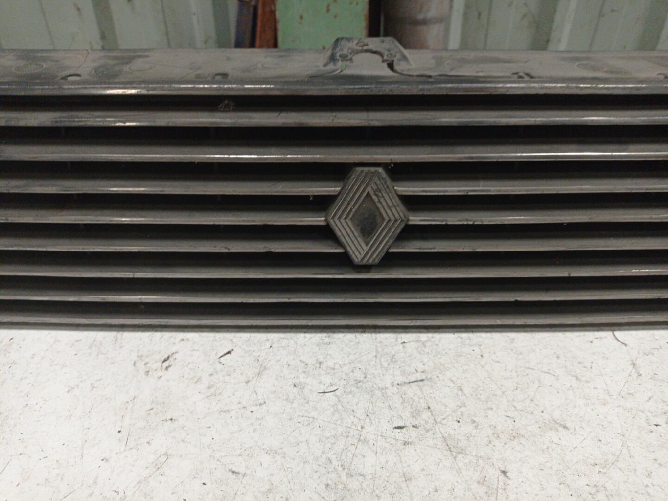Calandre RENAULT R9 Essence - 1