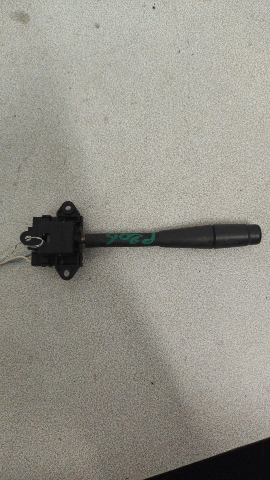 Commande autoradio PEUGEOT 206 PHASE 1 Essence - 1