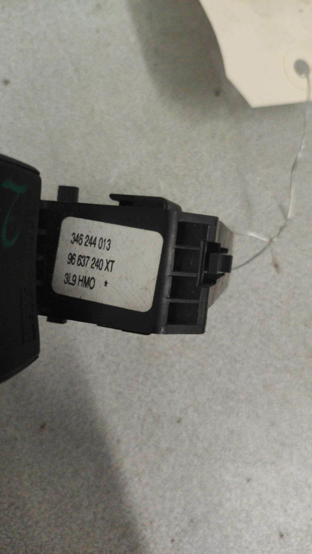Commande autoradio PEUGEOT 207 PHASE 2 BREAK Diesel - 1