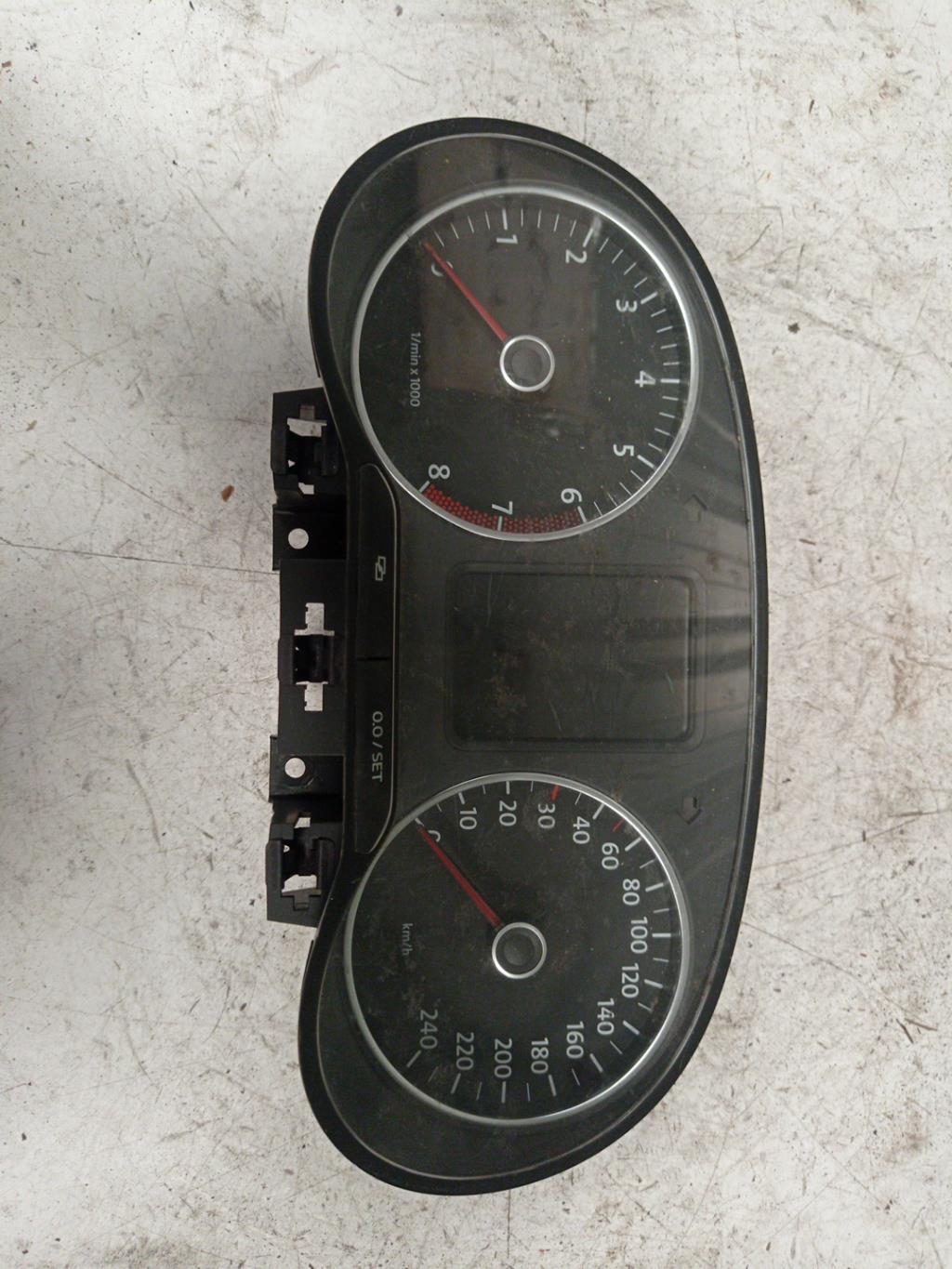 Compteur VOLKSWAGEN POLO 5 PHASE 1 Essence - 1