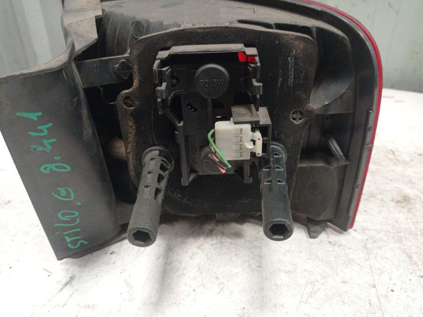 Fanale posteriore principale sinistro (luci) FIAT STILO BREAK Diésel - 1