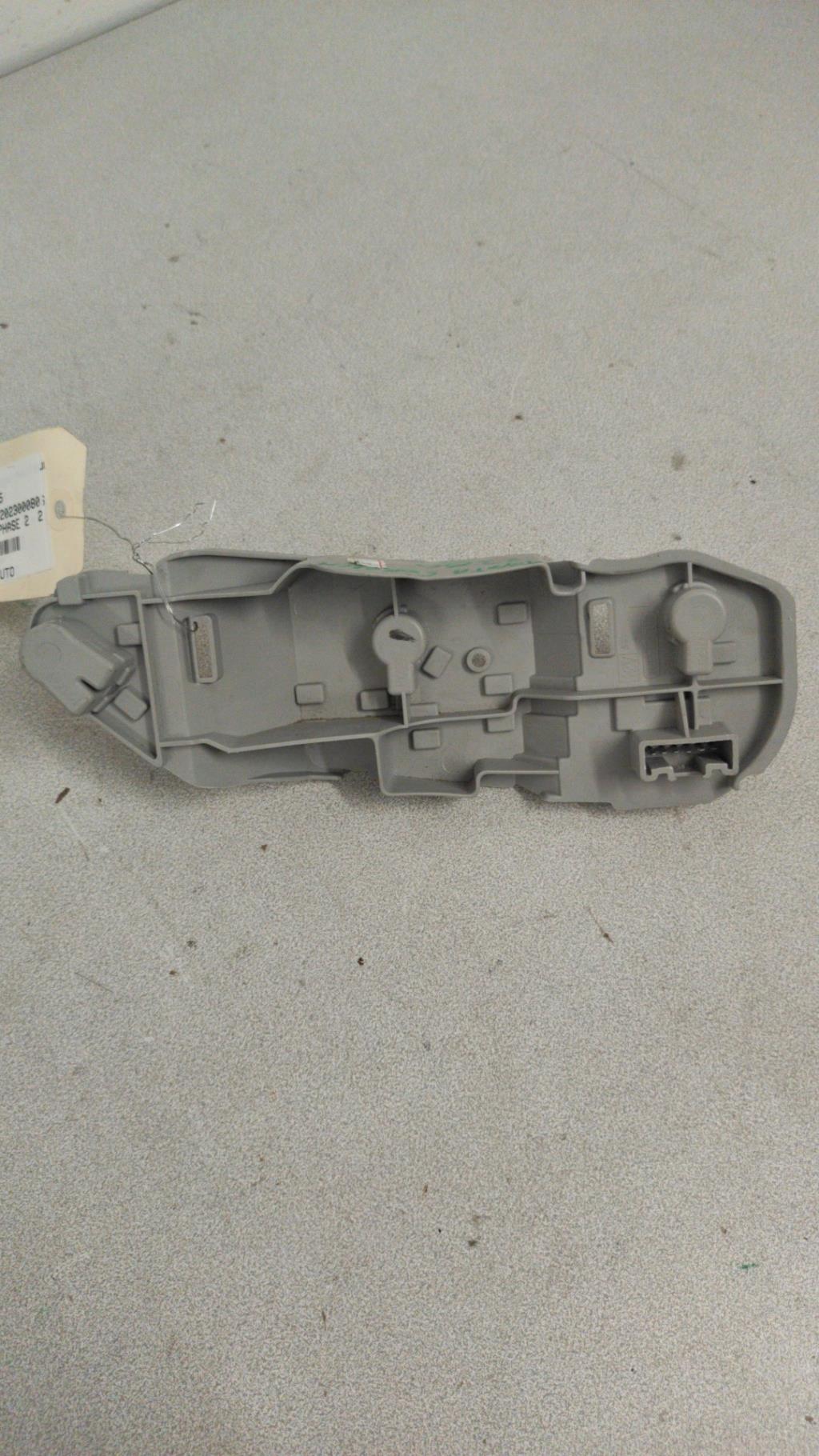 Base portalampade fanale posteriore sinistro TOYOTA COROLLA VERSO 2 PHASE 2 Diésel - 1