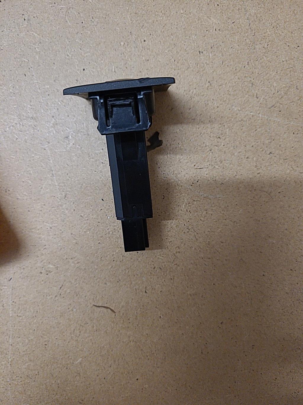 Bouton de warning VOLVO S 80 2 PHASE 1 Diesel - 1
