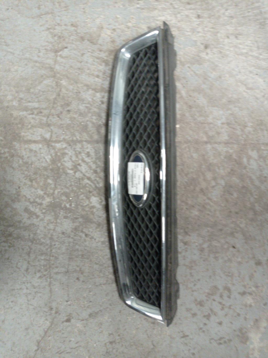 Calandre FORD FOCUS 2 PHASE 1 Essence - 1