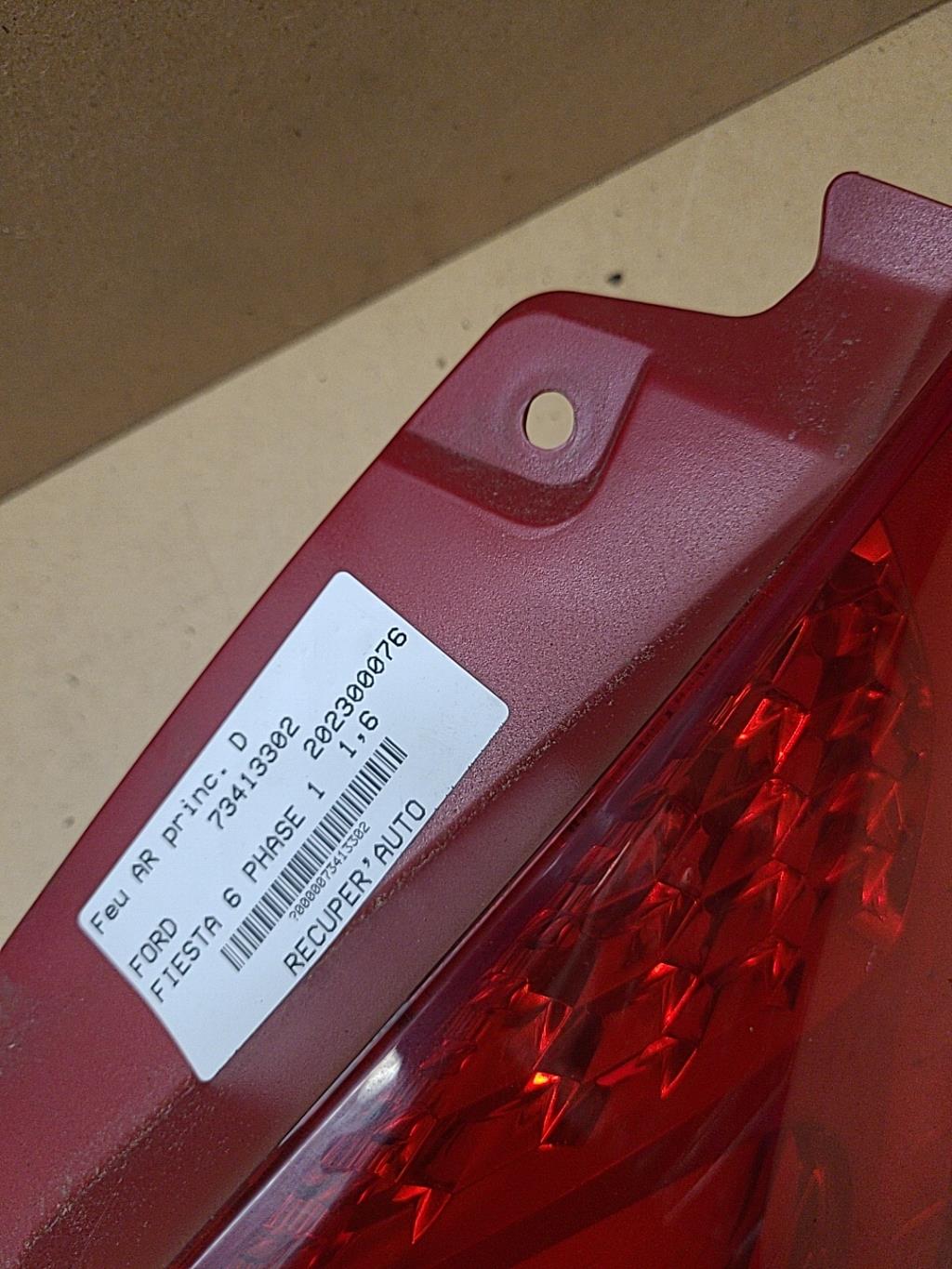 Fanale posteriore principale destro (luci) FORD FIESTA 6 PHASE 1 Diésel - 1