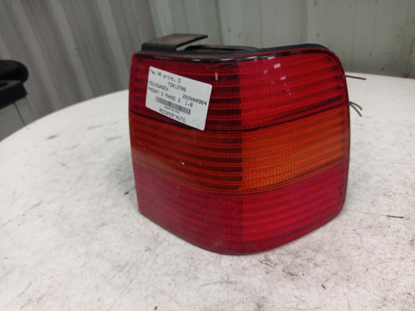 Fanale posteriore principale destro (luci) VOLKSWAGEN PASSAT 3 PHASE 2 Gasolina - 1