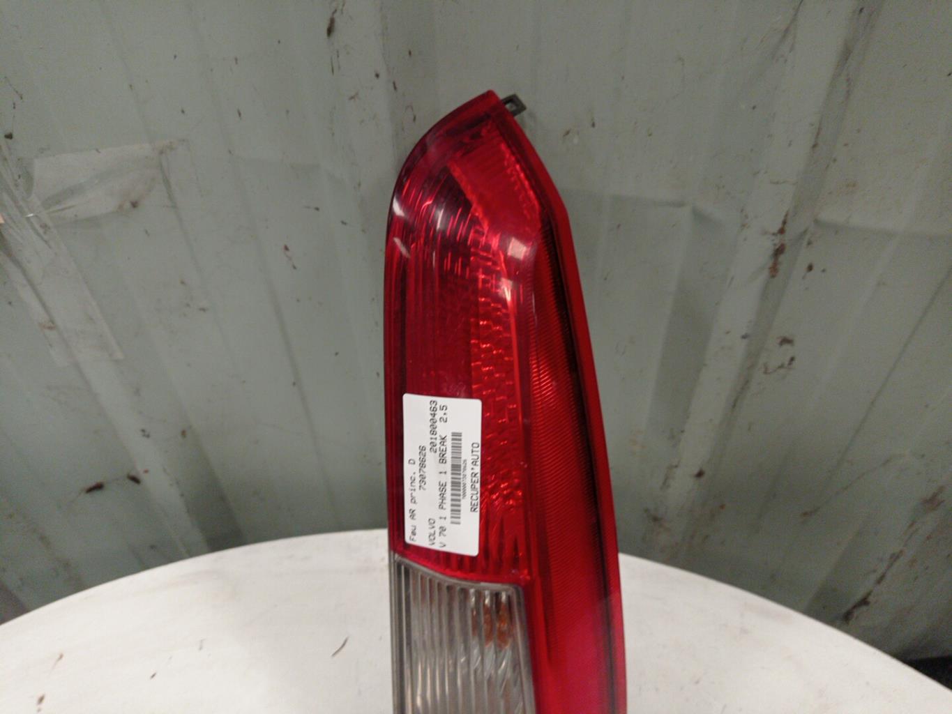 Fanale posteriore principale destro (luci) VOLVO V 70 1 PHASE 1 BREAK Diésel - 1