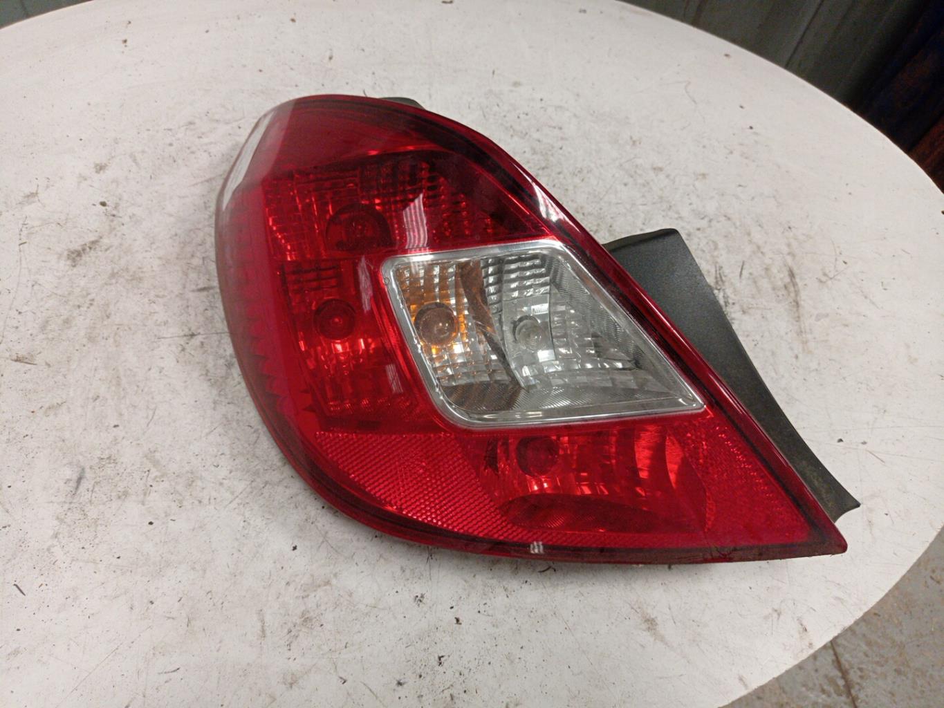 Fanale posteriore principale sinistro (luci) OPEL CORSA D PHASE 2 Diésel - 1
