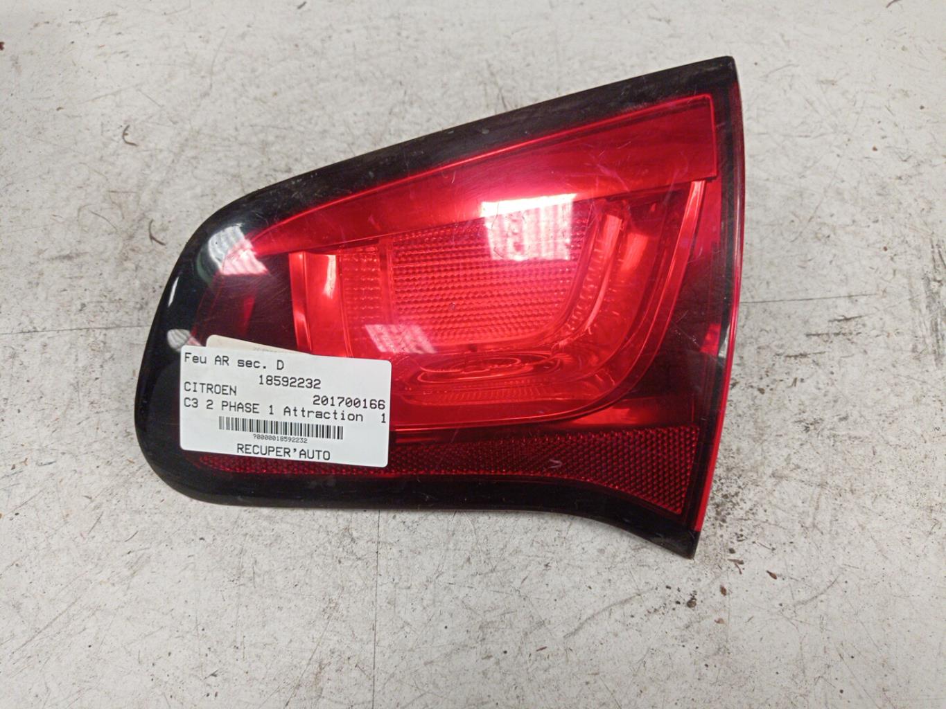 Feu arriere secondaire droit (feux) CITROEN C3 2 PHASE 1 Essence - 1