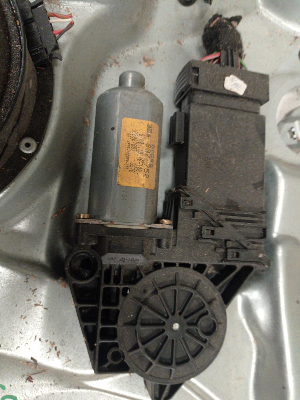 Alzacristalli elettrico anteriore destro VOLKSWAGEN PASSAT 4 PHASE 1 Diésel - 1
