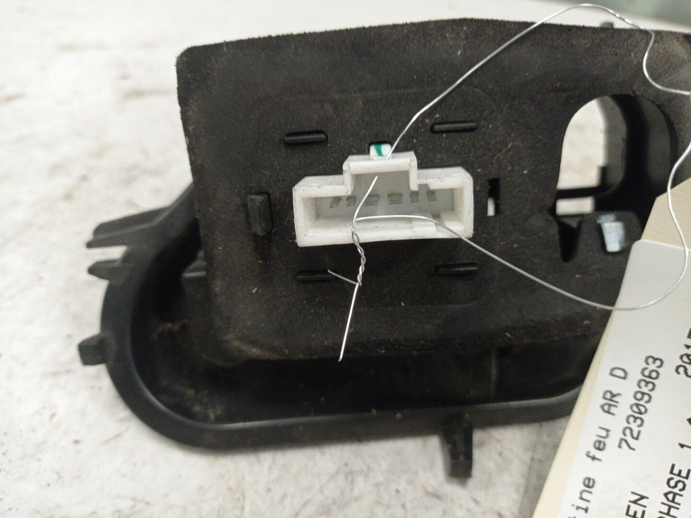 Base portalampade fanale posteriore destro CITROEN C3 2 PHASE 1 Gasolina - 1