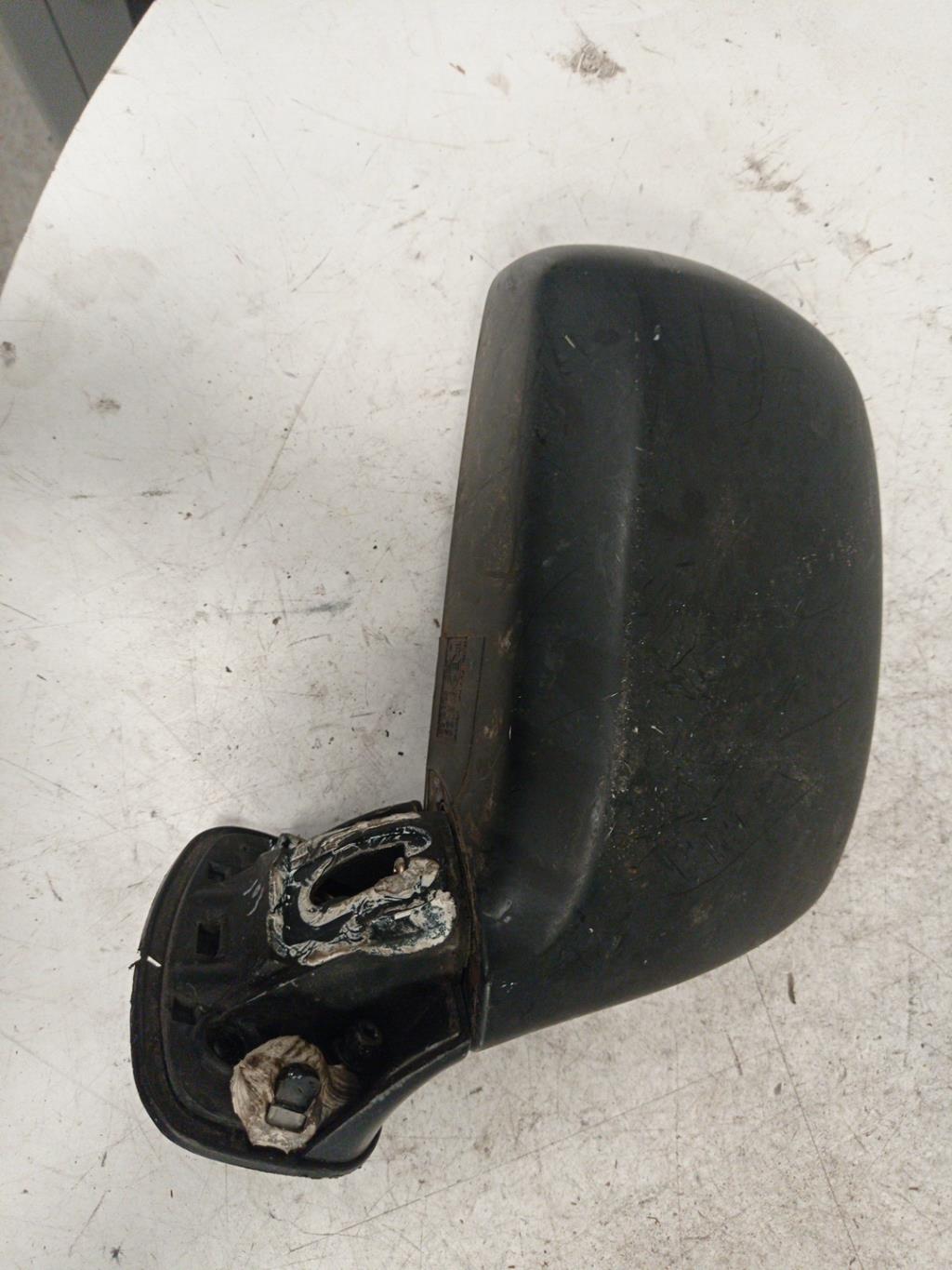 Retrovisor derecho HYUNDAI TRAJET Diésel - 1