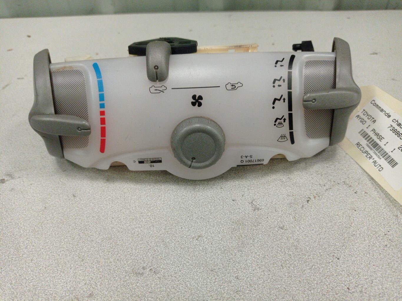 Commande chauffage TOYOTA AYGO 1 PHASE 1 Essence - 1