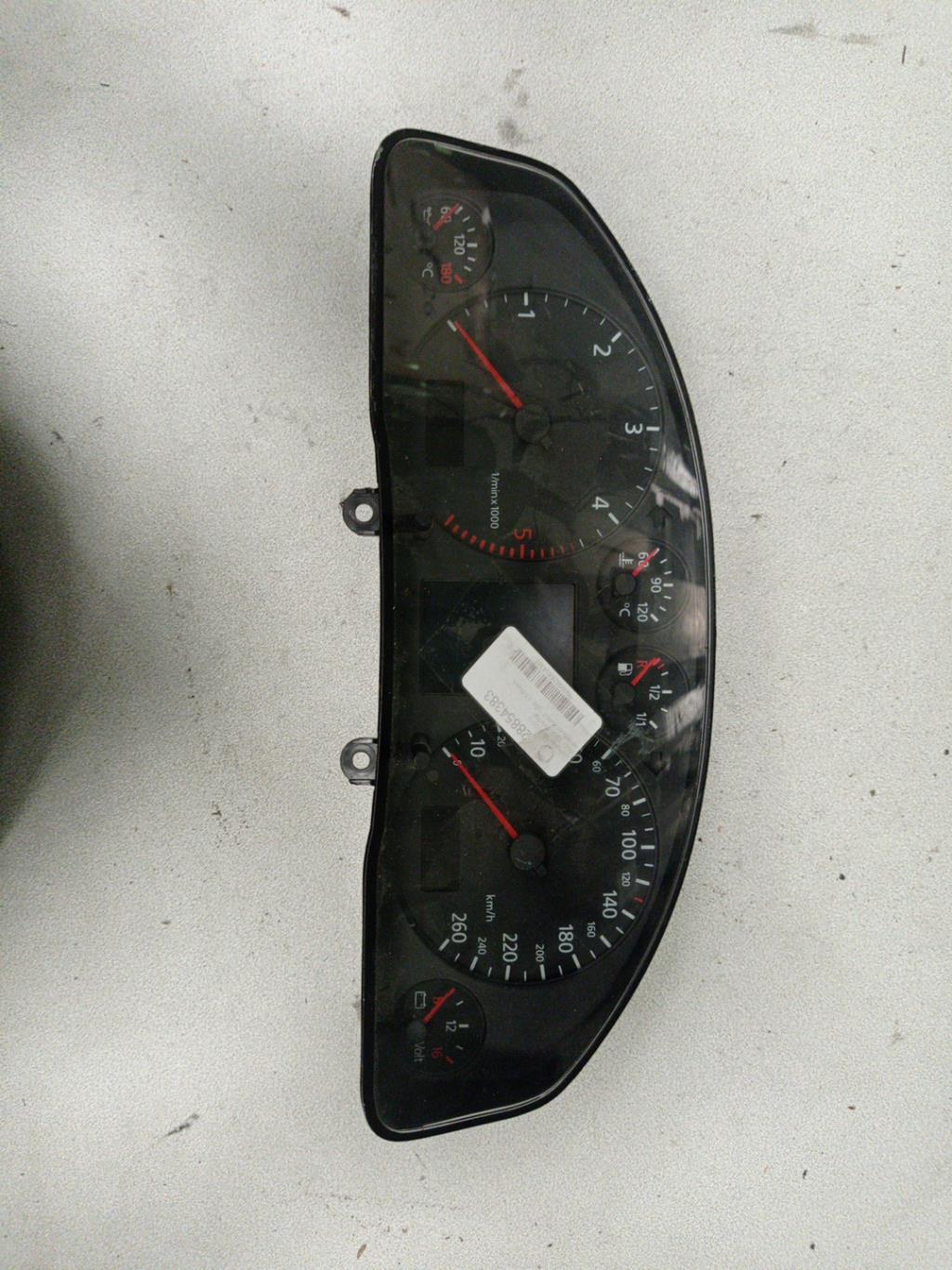 Compteur AUDI A6 2 AVANT PHASE 1 BREAK Diesel - 1