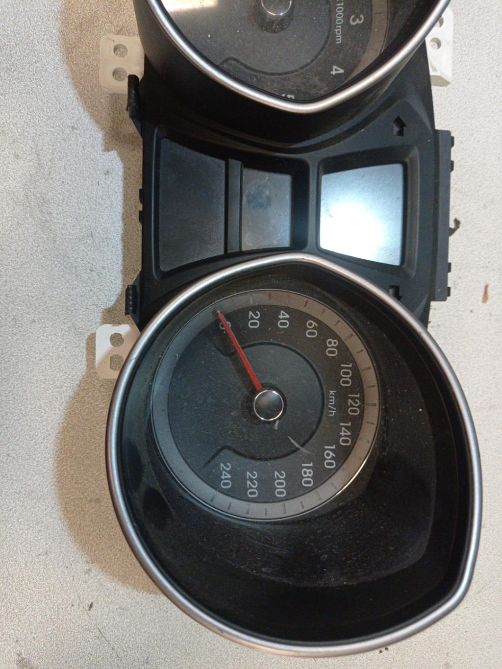 Compteur HYUNDAI I 30 2 PHASE 1 Diesel - 1