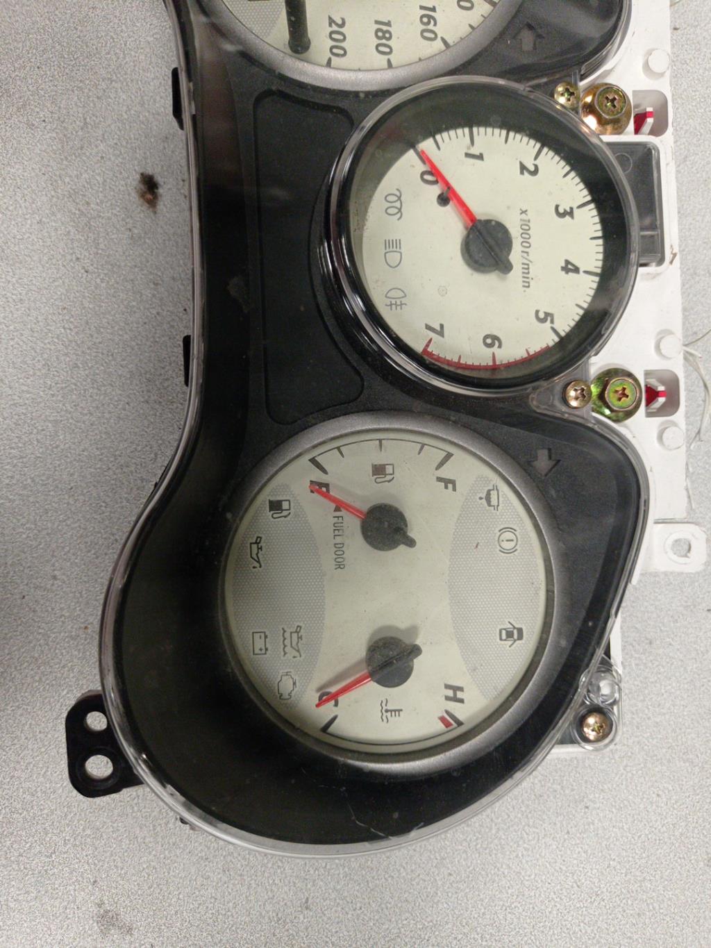 Compteur TOYOTA RAV4 2 PHASE 1 Diesel - 1
