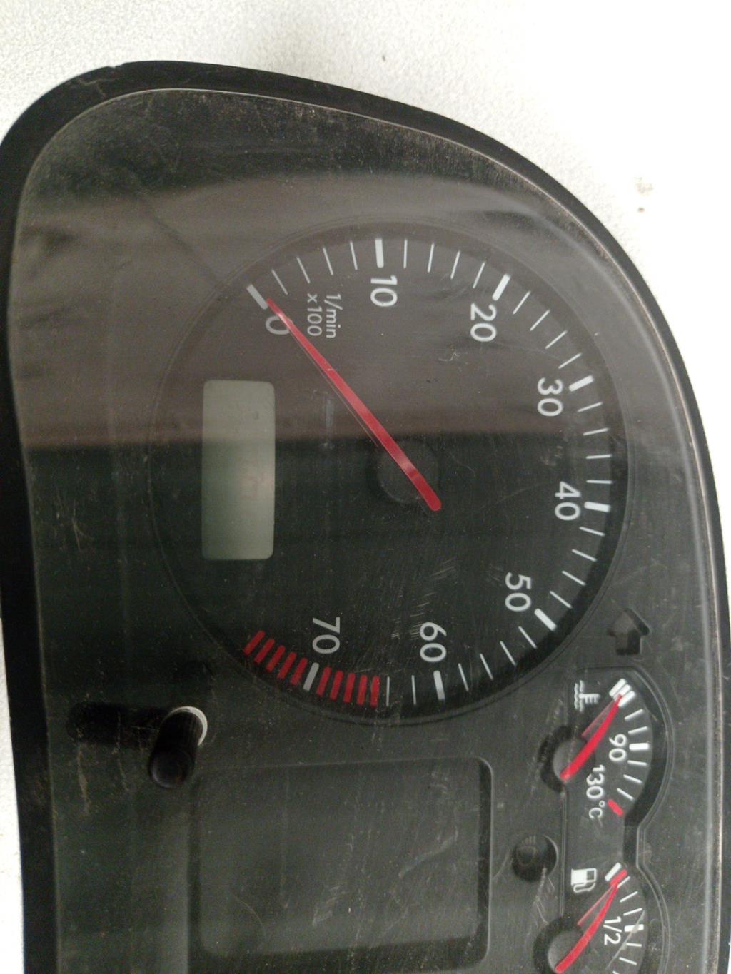 Compteur VOLKSWAGEN GOLF 4 Essence - 1