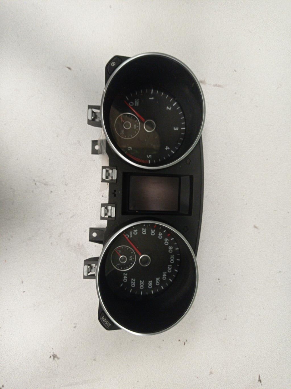 Compteur VOLKSWAGEN GOLF 6 Diesel - 1