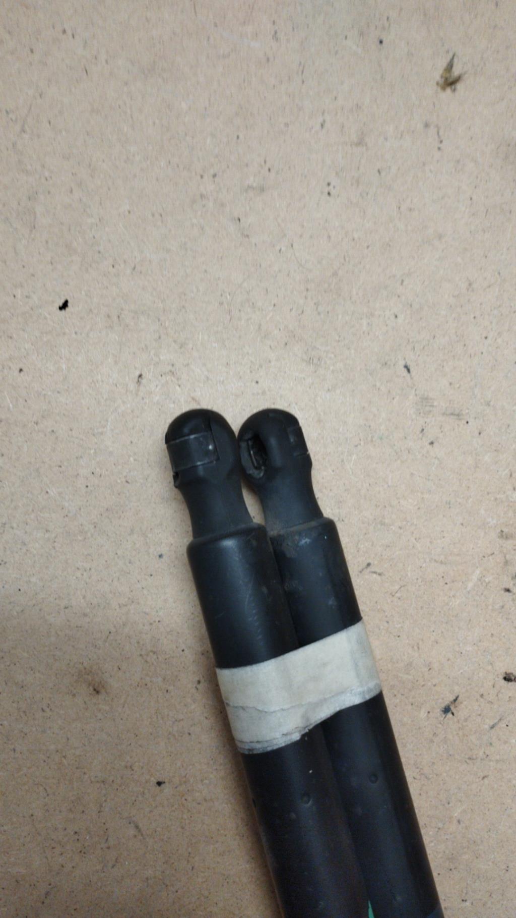 Verin de coffre RENAULT SCENIC 2 PHASE 1 Diesel - 1