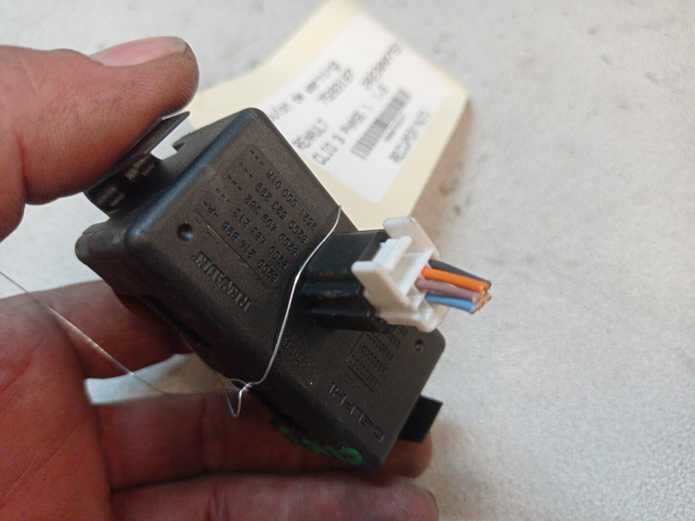Bouton de warning RENAULT CLIO 3 PHASE 1 Diesel - 1