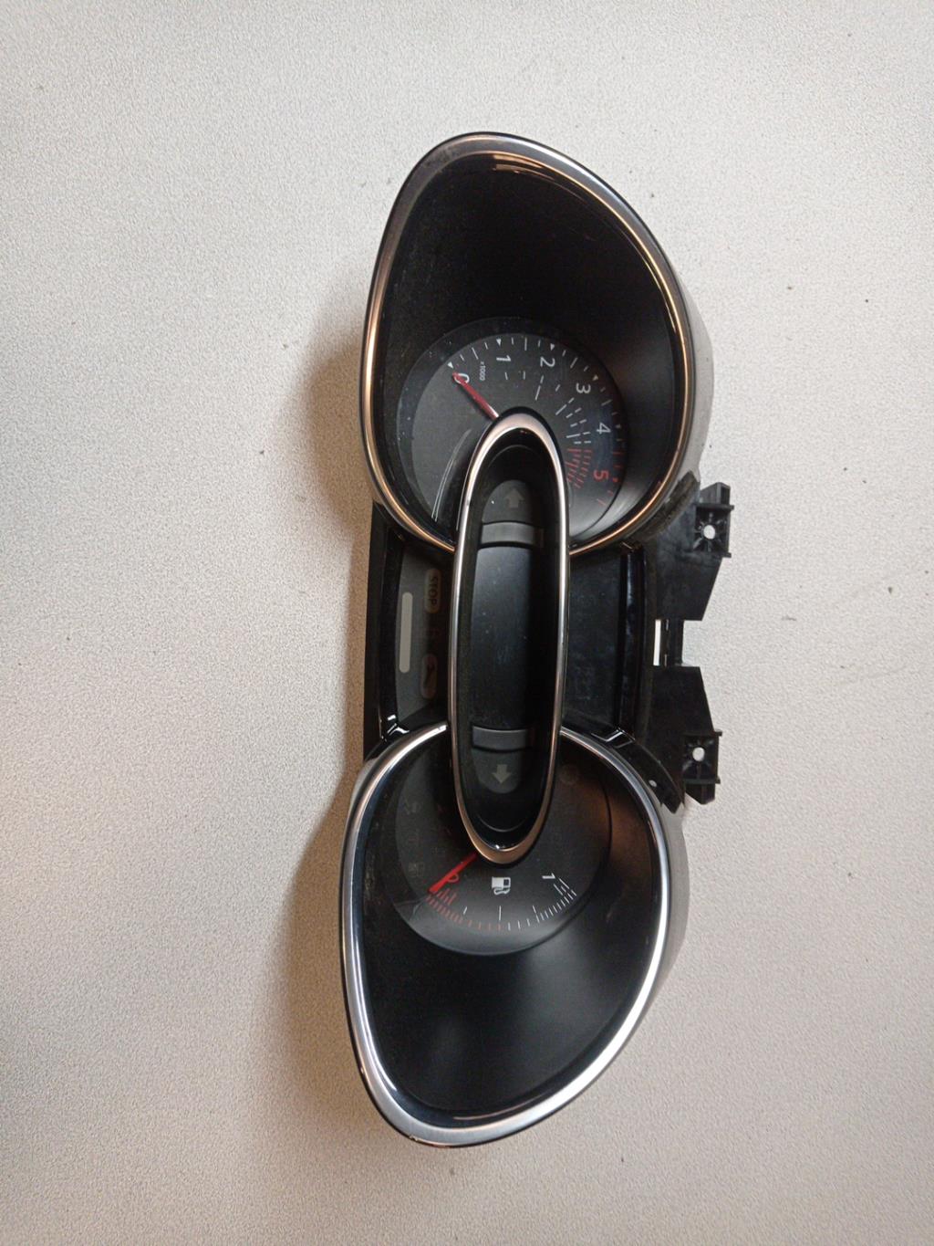 Tachimetro RENAULT CLIO 4 PHASE 1 BREAK Diésel - 1