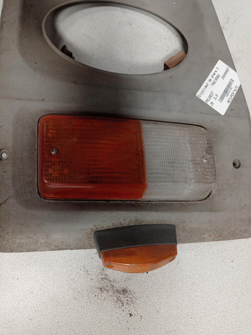 Cornice faro destro PEUGEOT J9 Diésel - 1