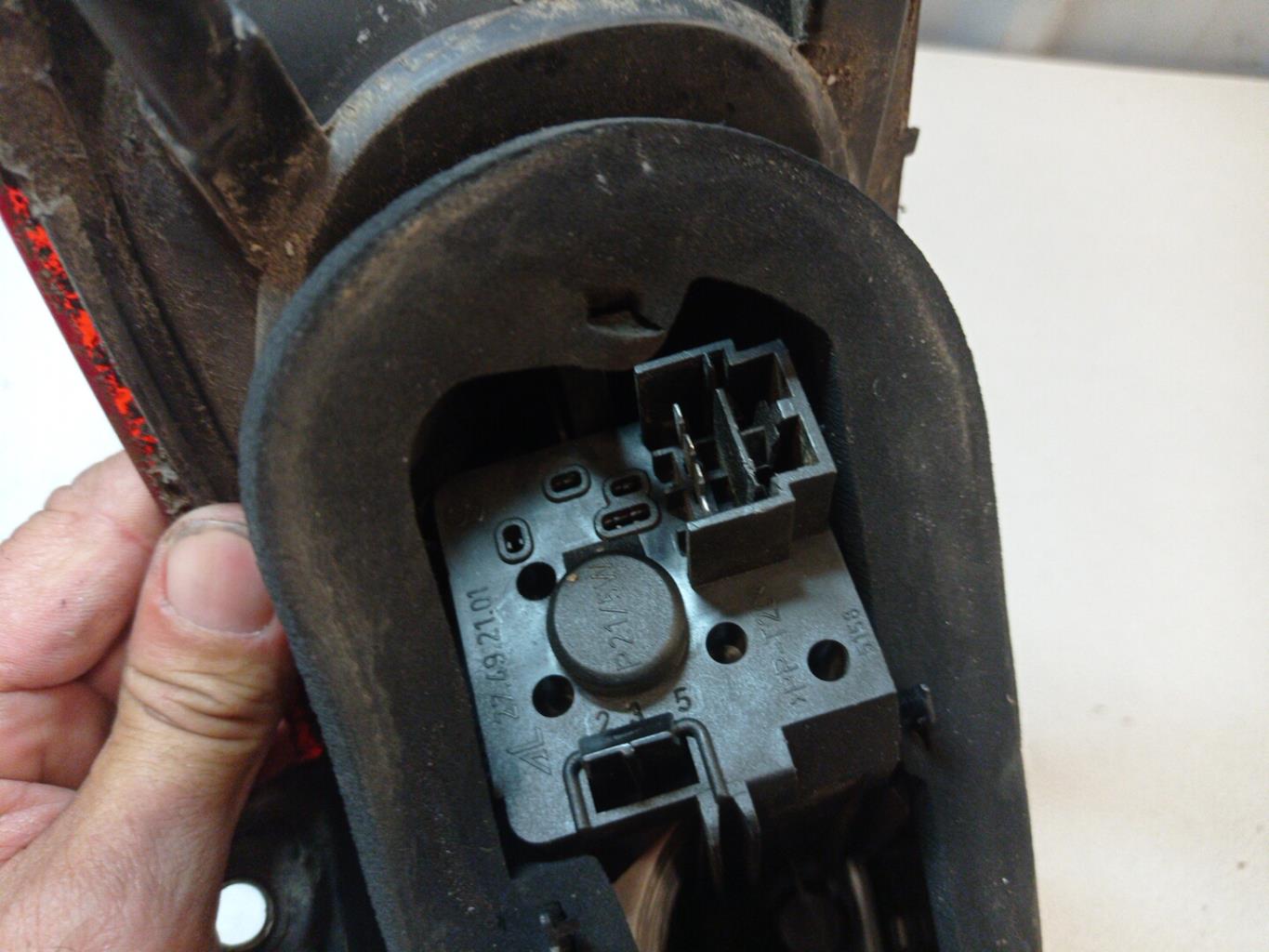Fanale posteriore principale sinistro (luci) FIAT CROMA 2 PHASE 1 BREAK Diésel - 1