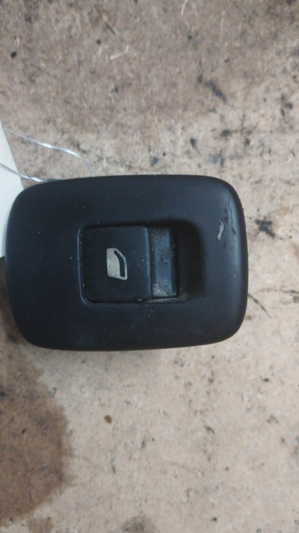 Interruttore lavacristalli posteriore sinistro PEUGEOT 207 PHASE 1 BREAK Diésel - 1