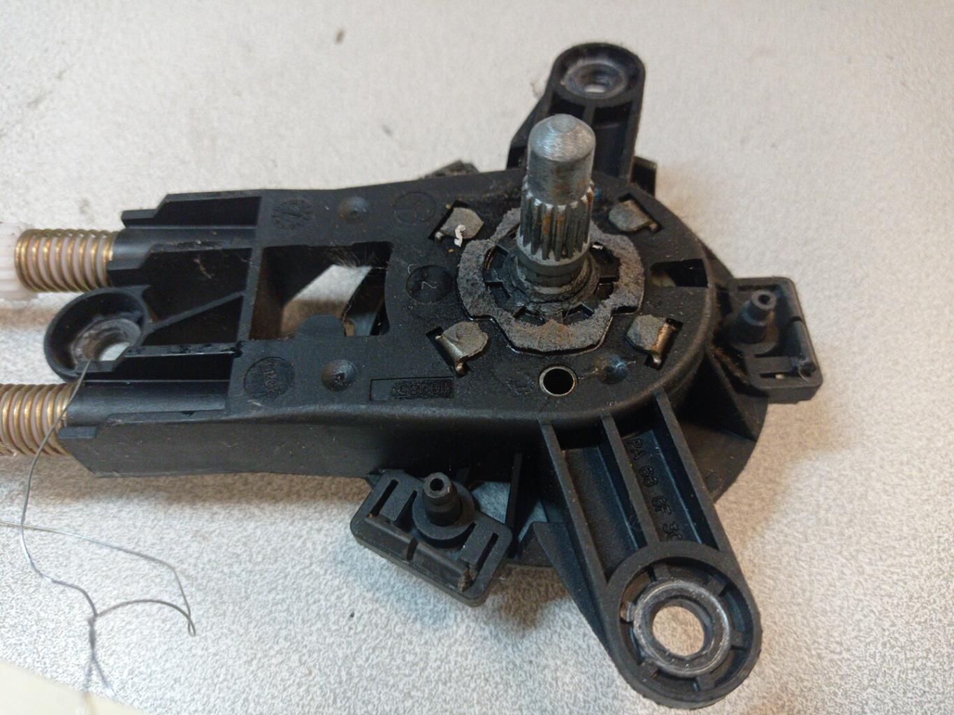 Alzacristalli manuale anteriore sinistro PEUGEOT 106 PHASE 1 Gasolina - 1