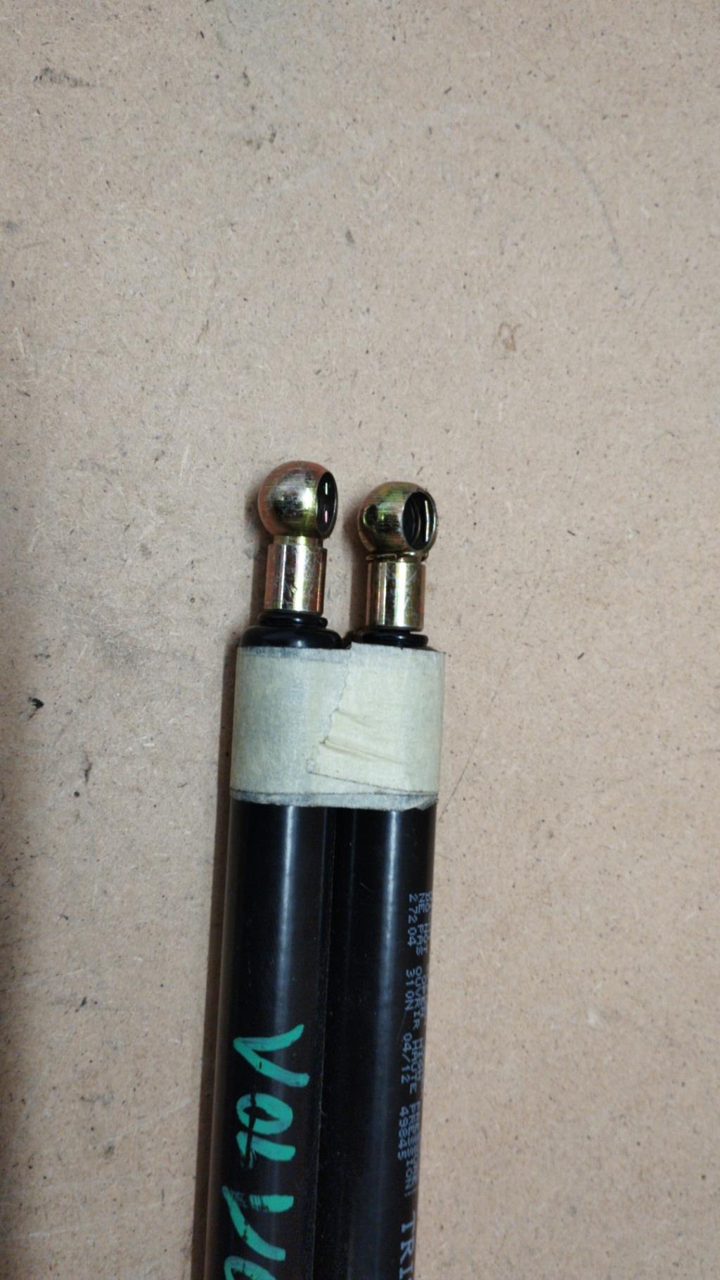 Verin de coffre VOLVO 940 Diesel - 1