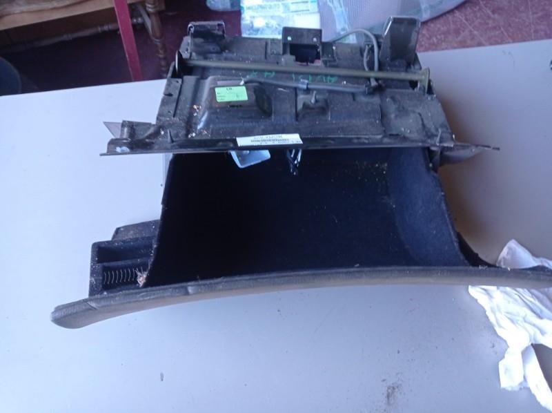 Boite a gants AUDI A8 1 PHASE 2 Diesel - 1