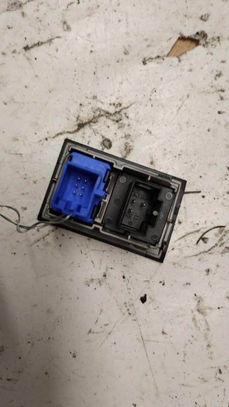 Bouton de warning VOLKSWAGEN GOLF 7 PHASE 1 Essence - 1
