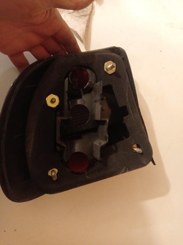 Fanale posteriore principale destro (luci) VOLVO V 40 1 PHASE 1 BREAK Diésel - 1