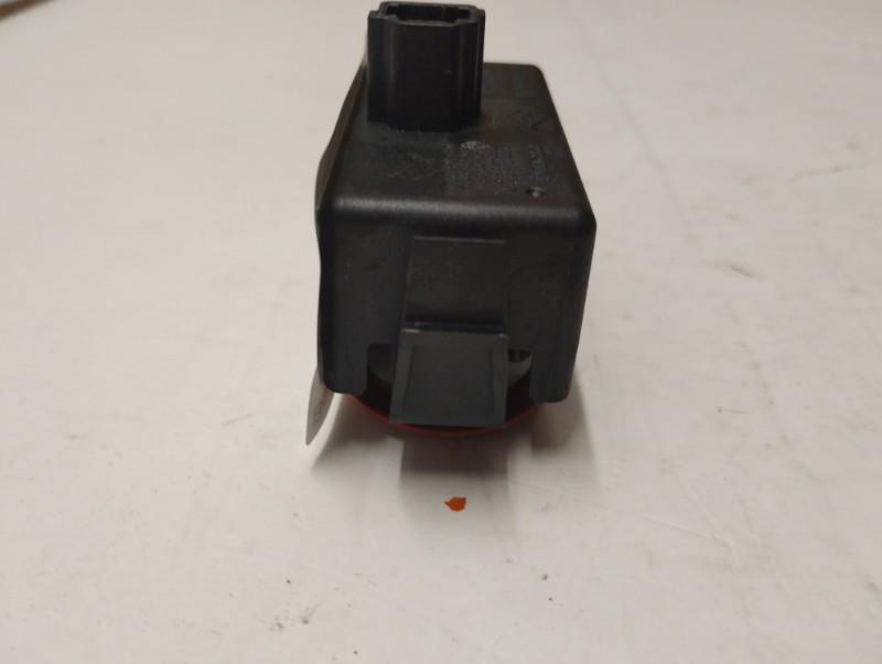 Bouton de warning RENAULT CLIO 3 PHASE 1 Essence - 1