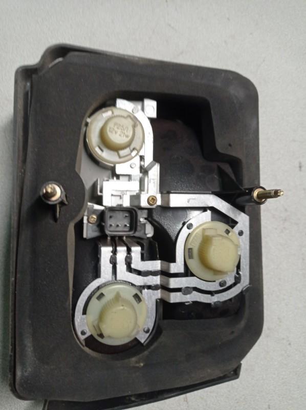 Fanale posteriore principale sinistro (luci) ROVER 100 PHASE 2 Gasolina - 1