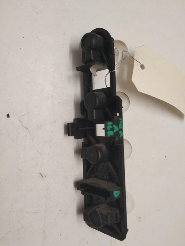 Base portalampade fanale posteriore destro MERCEDES CLASSE A 168 PHASE 1 Diésel - 1