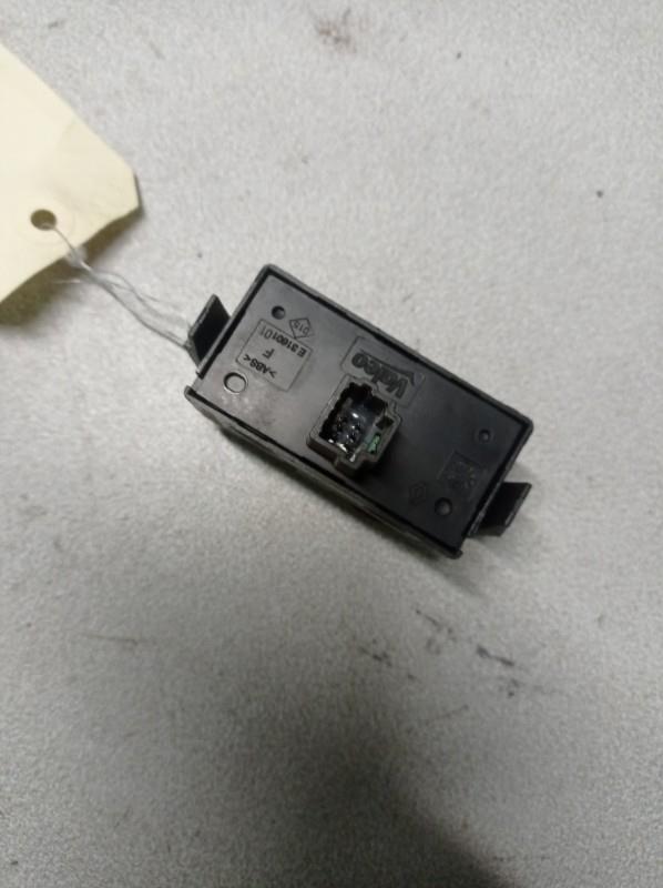 Bouton de warning RENAULT CLIO 3 PHASE 2 Diesel - 1