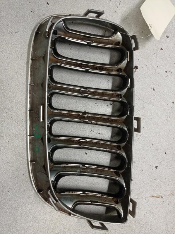 Calandre droite BMW 2005  - 1