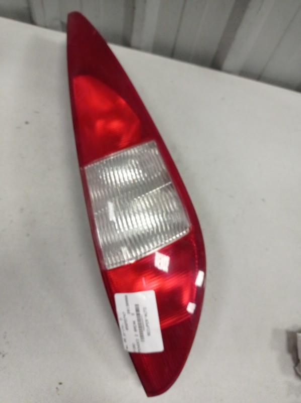Fanale posteriore principale destro (luci) FORD MONDEO 2 BREAK Diésel - 1