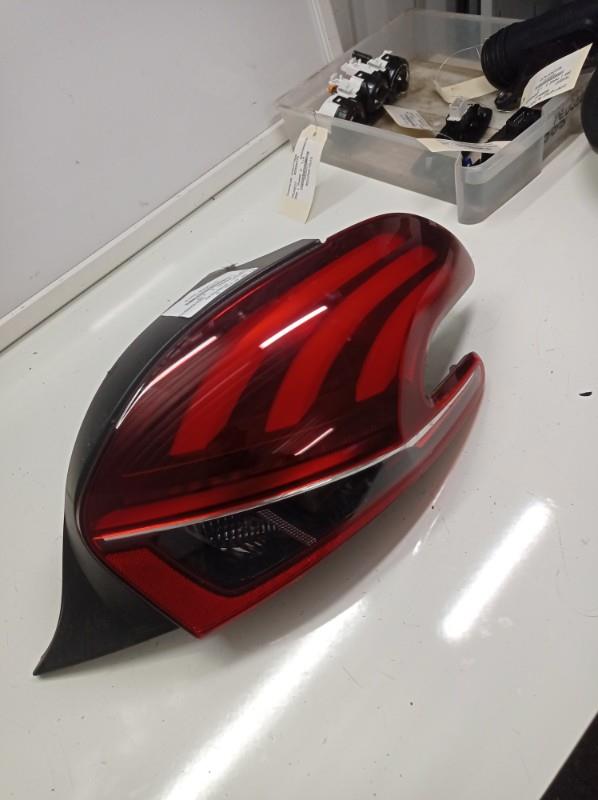 Fanale posteriore principale destro (luci) PEUGEOT 208 1 PHASE 2 Diésel - 1