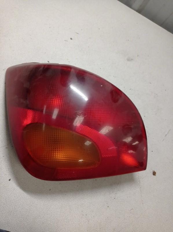 Fanale posteriore principale sinistro (luci) FORD FIESTA 4 PHASE 1 Diésel - 1
