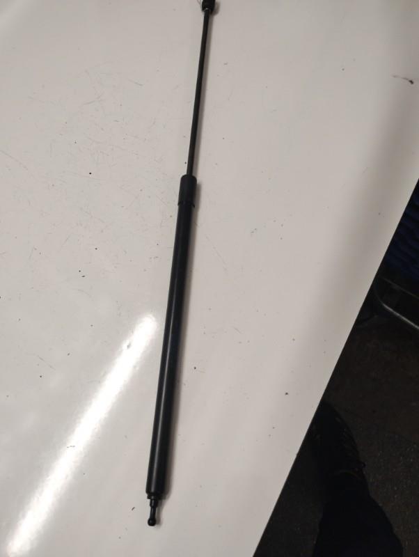 Verin de capot RENAULT MEGANE 3 PHASE 2 Diesel - 1