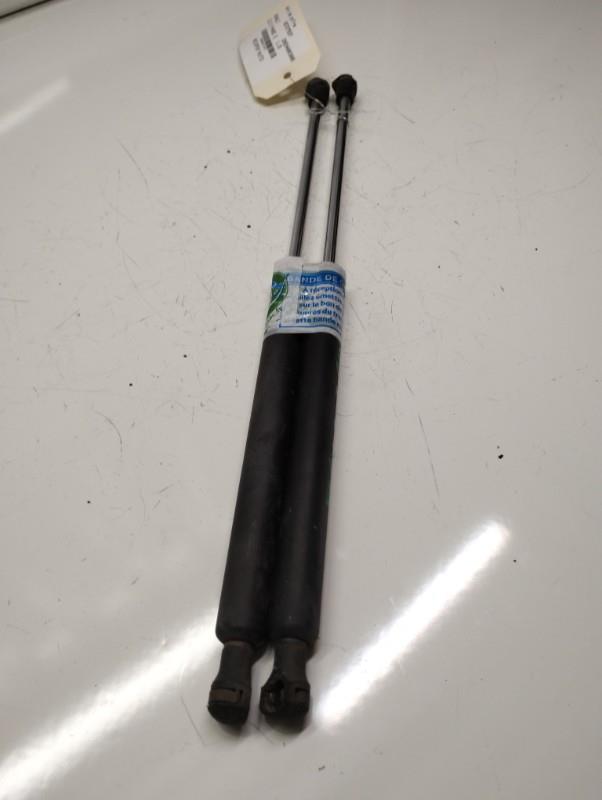 Verin de coffre RENAULT CLIO 2 PHASE 2 Diesel - 1