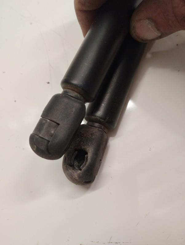 Verin de coffre RENAULT CLIO 2 PHASE 2 Diesel - 1