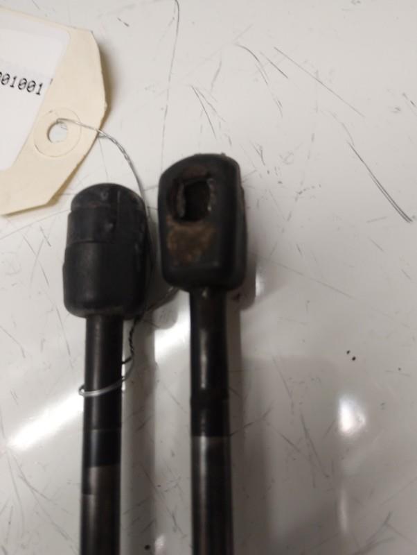 Verin de coffre RENAULT MEGANE 3 PHASE 1 Diesel - 1